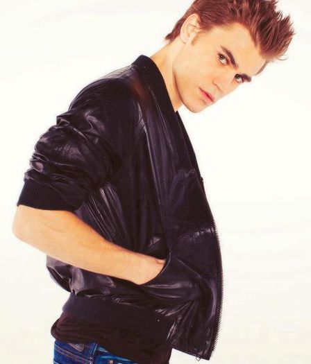 *se ridica indurerat* Heeey . #bonbon