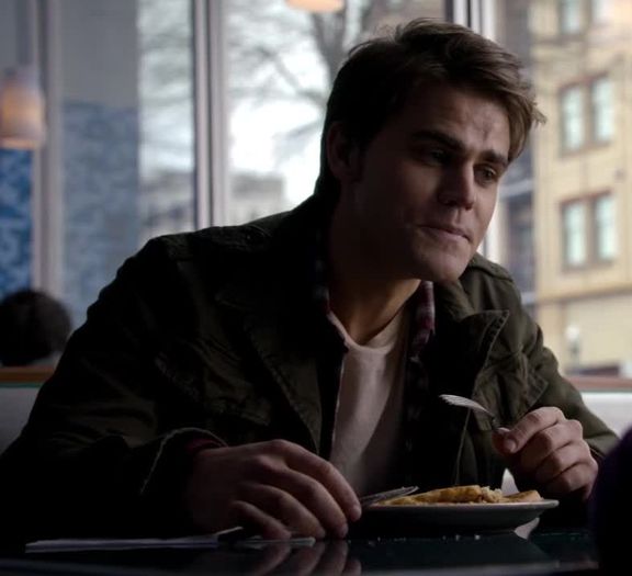 CL Ce sa fac, bine, tocmai am trecut printr-o despartire. :< #bonbon; 1 leu da-mi pe berea aia #enzo
