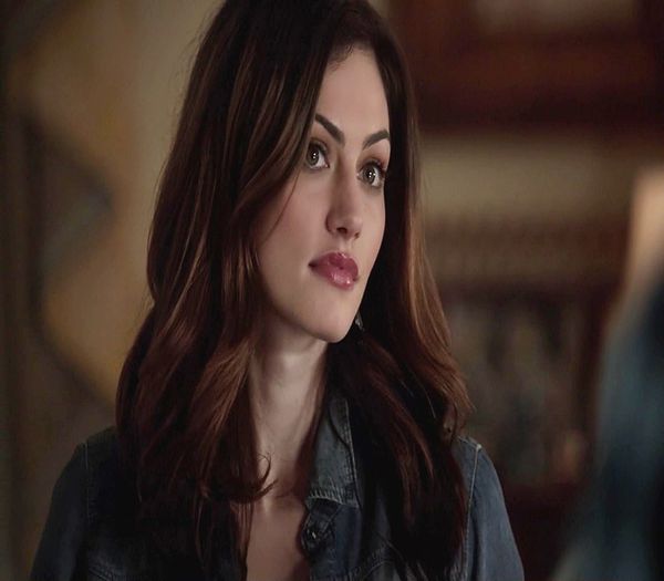 ✿ - De unde vrei sa stiu, eu nu le am cu astea=))) #fane cl; Craciun fericit si tie#lexi; *o strange pe elena in brate* Holla! si noi te iubim
