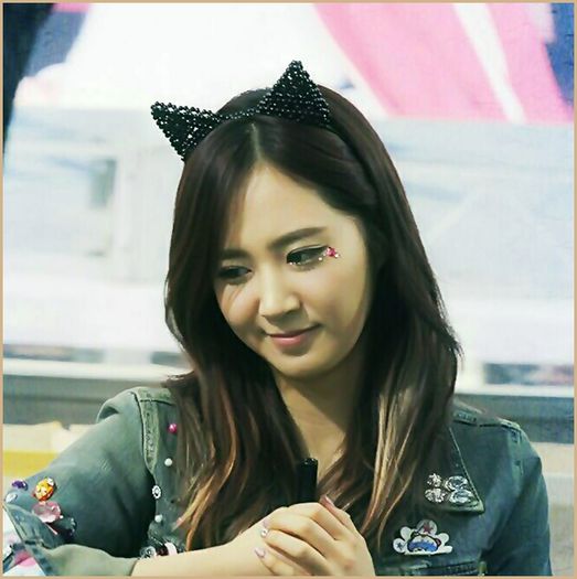 Yur. Stiu ca esti. ;;) ..Hei. :*