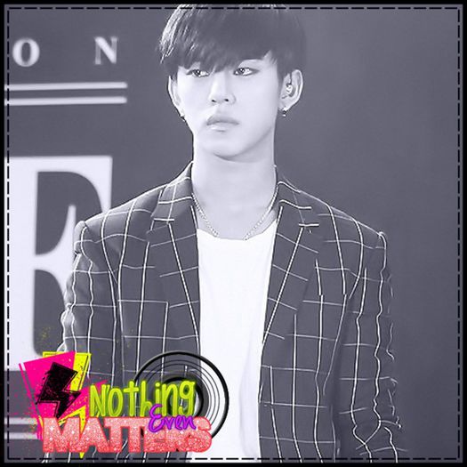 ^D^ Ce zic eu si ce face ea. -.- *se uita la Yura; merge la ea; ii intinde mana* Hai..da. ^^
