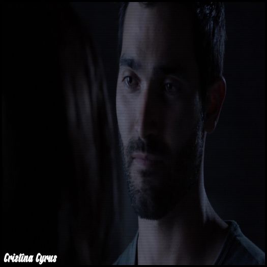 ➹❛ЯΛÐłØΛϾTłVƐ❜☂ *o prinde de un picior și o aruncă în bibliotecă* CL; Eu arăt bine în orice.
