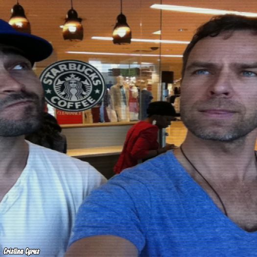 ➹❛ЯΛÐłØΛϾTłVƐ❜☂ Păi știi, sunt disponibil la anumite ore.