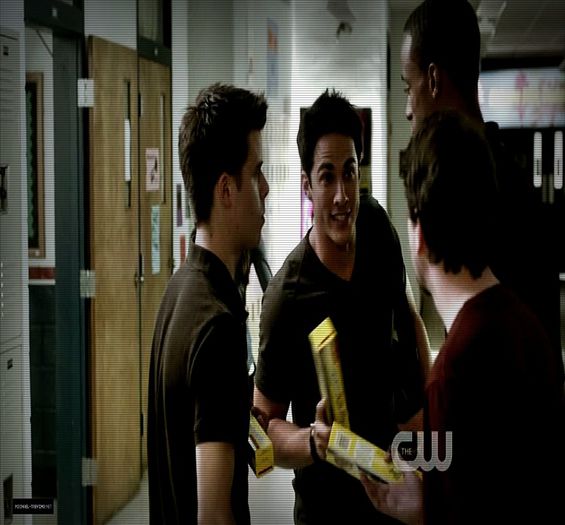 ▬ ❝Nu thx`s... A`si prefera so ve;;olez pe mancatoarea de mere...[cl]; Stiind sigur ca mai intai imi iau bataia...|rade|#koll[=)))))
