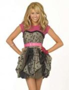 TMSAJZXPKCHYNZBFQJB[1] - hannah montana sezon 3