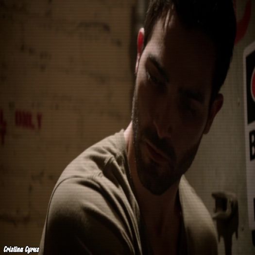 ➹❛ЯΛÐłØΛϾTłVƐ❜☂ Te ascunzi de mine, ăi ? #Ilie ; Mă bucur. #Erica