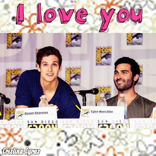 ➹❛ЯΛÐłØΛϾTłVƐ❜☂ Asta m-a lovit la corason. *merge la Erica, CL; o ia pe sus și o pwpă*
