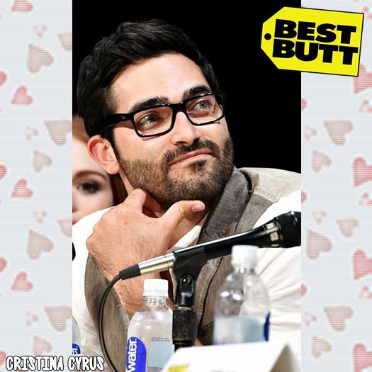 ➹❛ЯΛÐłØΛϾTłVƐ❜☂ Oooh, SPACES BETWEEN US, KEEP GETTIN DEEPER... #Erica CL; Păi nuj, îi ia fața în palme și o pwpă peste tot :)))) #Damon
