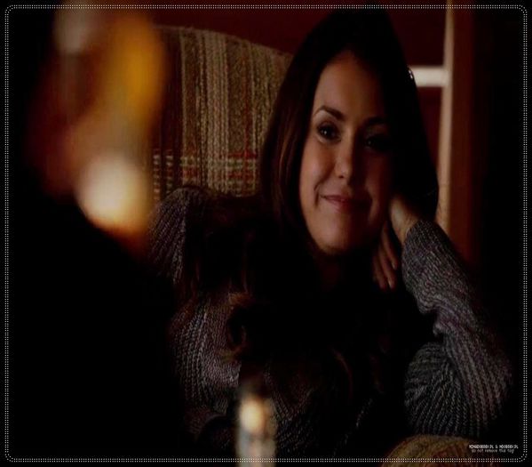 》*se desprinde incet din sarut* Iar se iau toti de noi :( #Damon Heii Davina ;o3