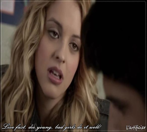 》clk Salluuuut, cf? #Davina. Suferi din cauza lu Ilie *se pune pe bocit*; Lasa ca nu trebuie sa mori........va impac eu ;( #derek =)))))
