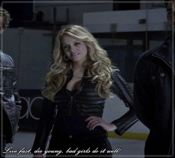 》clk Bine atunci... cum vrei... #Derek; *da muzica mai tare si danseaza din maini o.o*
