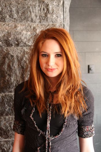 Nu. De fapt nici nu stiu de ce am venit aici , pa ne mai vedem *pleaca*