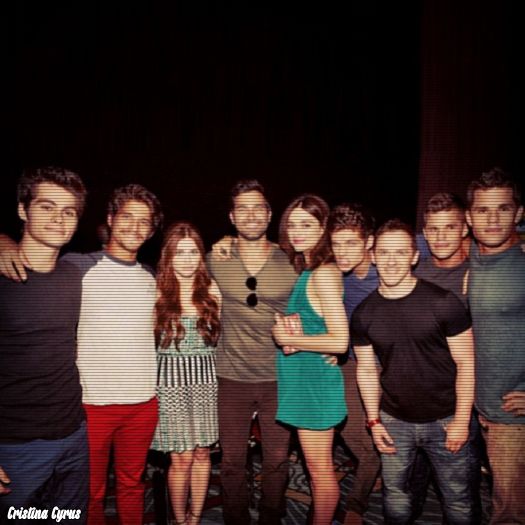 ➹❛ЯΛÐłØΛϾTłVƐ❜☂ Ai grijă să nu te rănești... *oftează* #Ilie ; CE FACEȚI