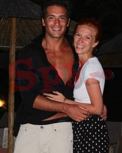 Adela_Popescu_+_Radu_Valcan_grecia_(2)_131857344345147300 - Adela Elena Popescu