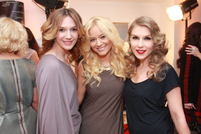 Adela-Popescu-Laura-Cosoi-si-Corina-Bud