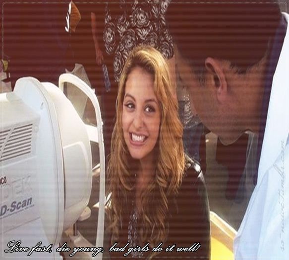 》Promiti ca nu ma mai bati ? :( *lacrima*=)))