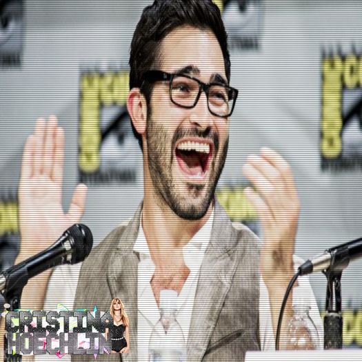 ➹❛ЯΛÐłØΛϾTłVƐ❜☂ *vine cu Erica pe un unicorn* Îl cheamă Leo.