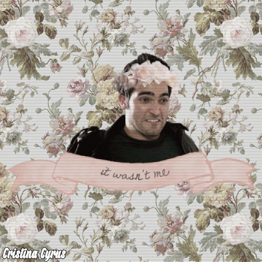 ➹❛ЯΛÐłØΛϾTłVƐ❜☂ Lasă și tu blondele... Ia o brunetă, o roșcată, o Petrova...