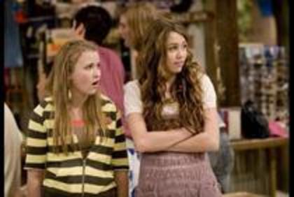 XVVNMMYYNQNAJUOUFSN[1] - episoade hannah montana