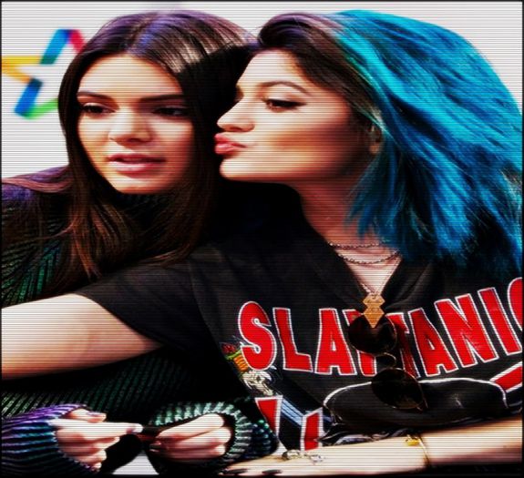 ∆▽■□ .nɒϱɿom ɒnin ♔♥●✿. [#iese din lift , se uita in jur .