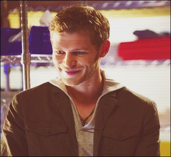 ∆▽■□ .nɒϱɿom ɒnin ♔♥●✿. [cl]Am inteles [#o pupa usor in zona din spatele urechii care e intre ureche; si gat si da sa se indeparteze de ea .
