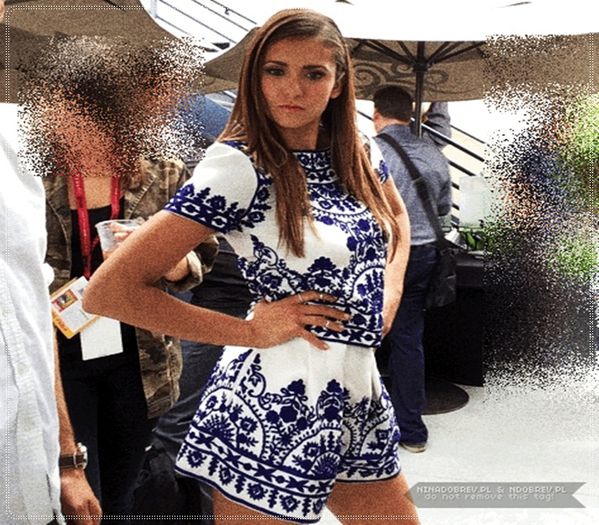 》clk *il vede; ridica o spranceana si merge in spatele lui; ii sopteste la ureche*; Nu asa *isi pune mainile peste ale lui si ii pipa;ie mai bine c;;;ru lu aia* Ute asa ;&gt; =]]]
