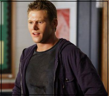 ■ . Dar stai calma, totul o sa revina la normal. |face alea si le pune clik|; |pe farfurie; ii taie separat niste legume, idk| Poftim! |ii pune un pahar de suc langa|
