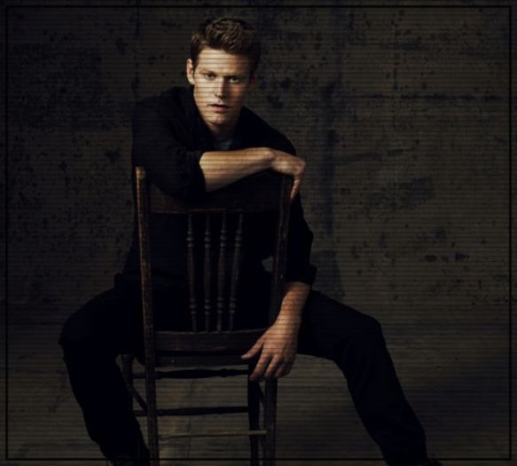 ■ . Cu placere! Sa mananci tot, stau aici cu tine.