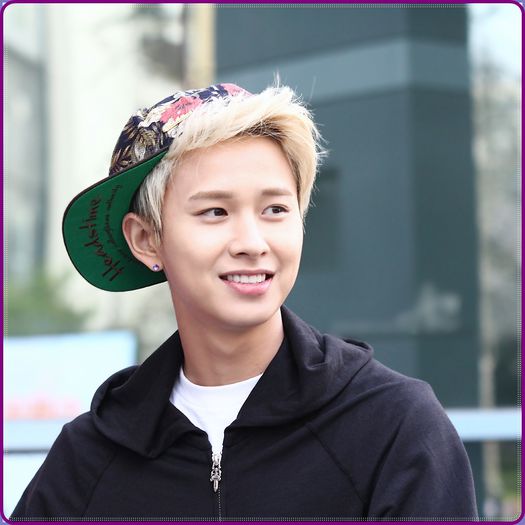 .&. Prefer Amy Lee, zic si eu..:-" Seob, du-te si aprinde artificii afara. :-w - ix __ Episodul 084 __ xi