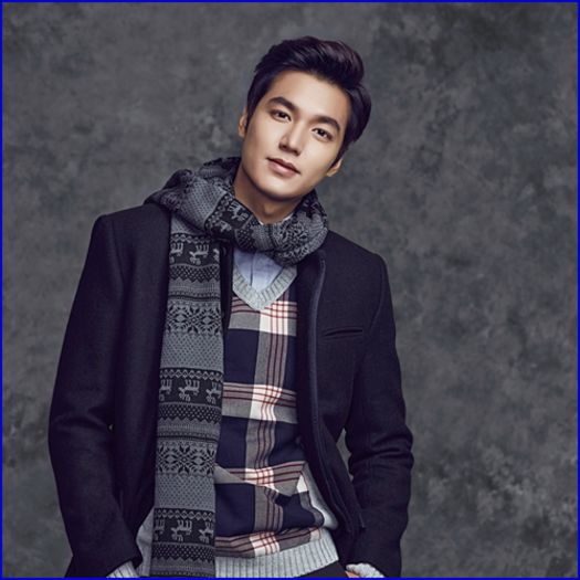 $| Hoo~ nebuno. [o împinge pe Seo] Am prietenă şi o iubesc. ;;des;;; Gp away. [merge la Mina; dansează în continuare]
