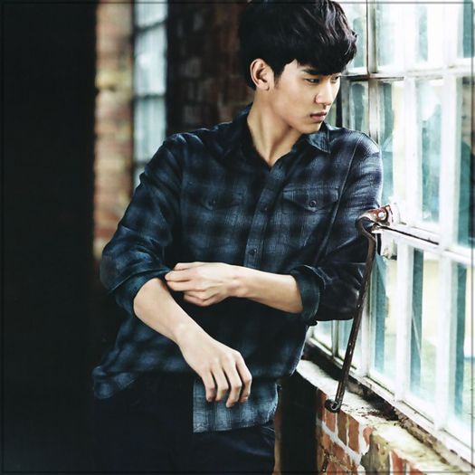 Sh| ..Nu-mi da tu mie lectii baa. [ o ia de maini; danseaza ca o animatoare.=))]