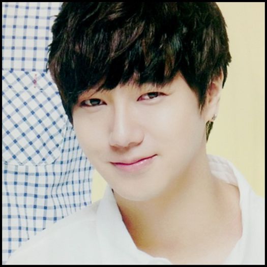 <Y>. |pune mainile pe soldurile Hyunei, danseaza :>|