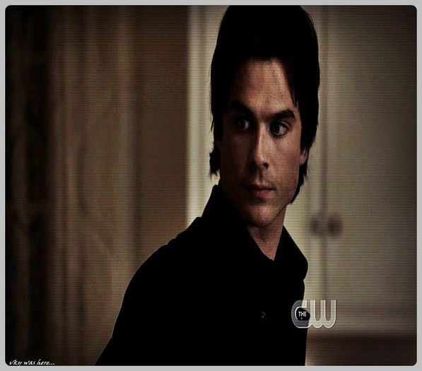 ▬ ❝|se uita prin salon tacut|