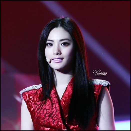 .★. Nu stiu de voi.. dar mi-e mi-a ajuns..#:-s {se aseaza pe canapea} - ix __ Episodul 087 __ xi