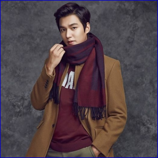 $| Gata cu dansul? Credeam că faceţi party p`aci. :))