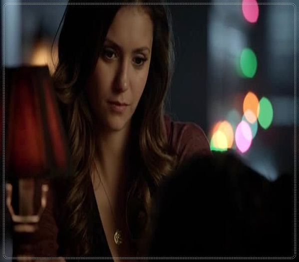 》*ofteaza scurt si incet si se uita la ea cum mananca*=)))))