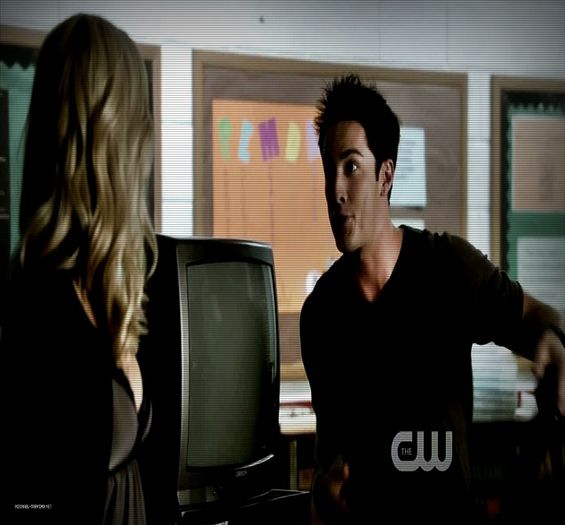 ▬ ❝Eu doar m`am cul;cat cu o alta persoana cand deja eram luat...[cl]; Deci total diferit de ce`a facut el... Plus ca eu nu stiam co sa ma auda...[=))))))
