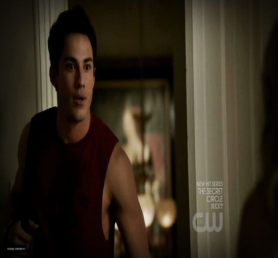 ▬ ❝Deci blondo...|o trage la el in brate| Ce zici sa uiti de probleme in seara asta..;>[=))))))