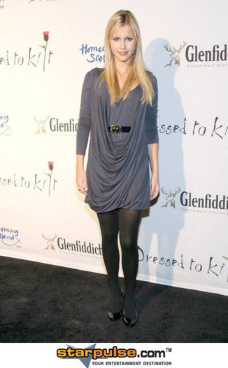 rebedolce2010 - club claire holt