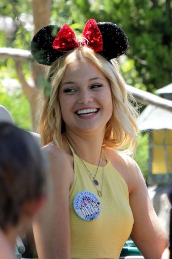 olivia-holt-at-disneyland_1