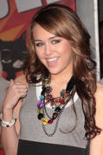 IHQUJDJTNWVTLXJJZET - Club Miley Cyrus