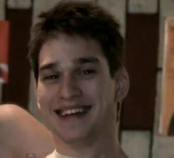 530914_327569430629627_1926726575_n