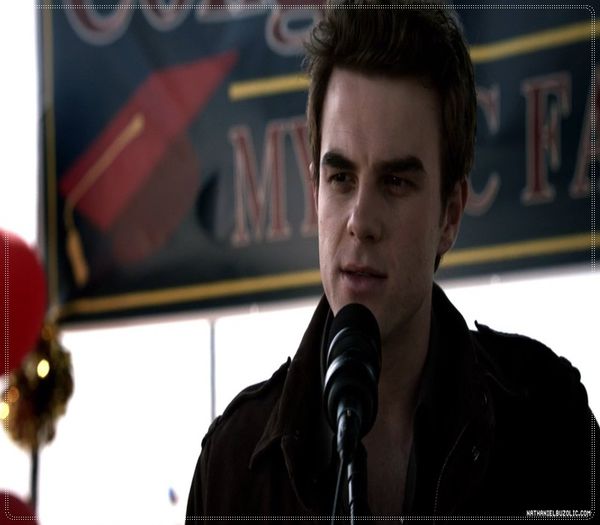 *canta in continuare*