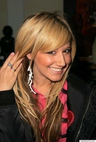 2ngxxqu - Ashley Tisdale
