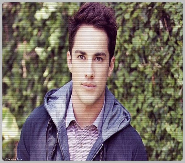 ▬ ❝M`am mai dat odata la tine si`am facut`o degeaba, macar prietenos lasa`ma sa fiu... [cl]; |se uita la cum ninge in casa|[=)))
