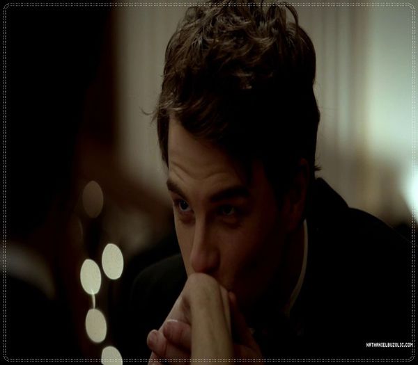 ;; clk *ii pupa mana* Sarut-manusitele...#Bonnie Bun *adopta o pozitie de drepti; si-si tine o mana la spate ca aristocratii* #Tyler.=))))))
