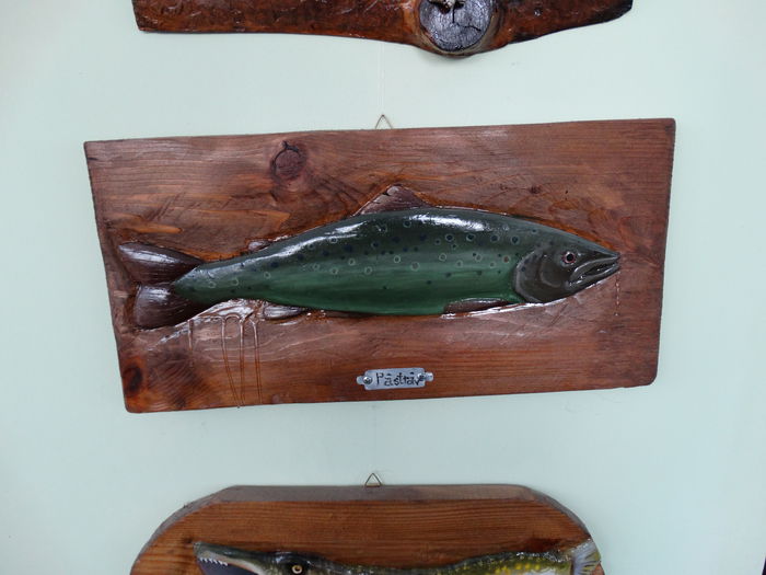 Sculptat lemn de brad si vopseluri in ulei