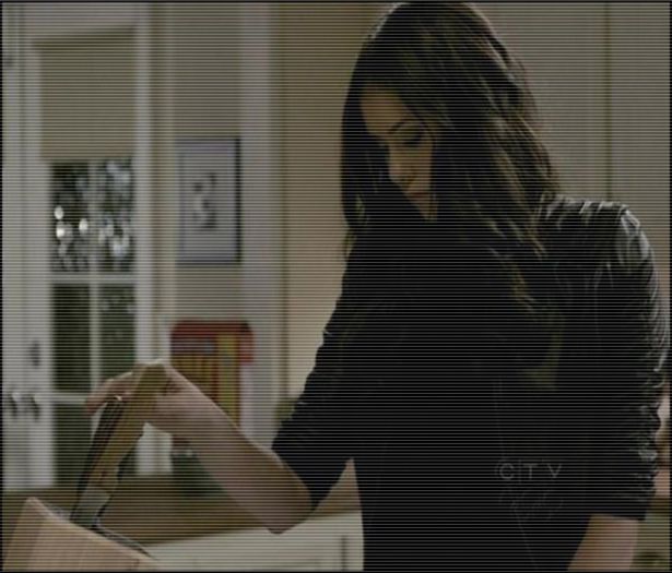 ✌↘;.wιɴcнeѕтer;. #se ridică de pe canapea și se apropie de el. Te-ai pupat cu cineva în corpul lui D; Numai fac nimic.
