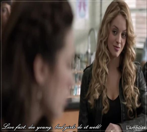 》clk ``Multumesc, Erica`` ; ``Cu placere, Klaus`` ; ``Nu, dar chiar iti multumesc ca nu m-ai lasat; sa ma usuc fara s;ange`` Asta as fi vrut sa aud... Asa te-am gasit sigilat, asa te-am lasat, baietzel=)))))) *rade si se pune pe canapea* [brb]
