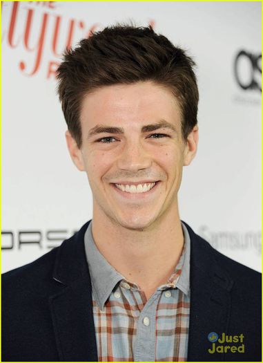 Grant Gustin (10) - Grant Gustin